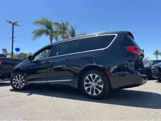 2023 Chrysler Pacifica Hybrid Pinnacle