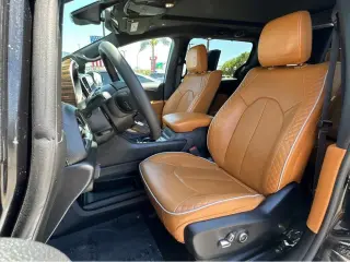 2023 Chrysler Pacifica Hybrid Pinnacle