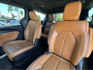 2023 Chrysler Pacifica Hybrid Pinnacle