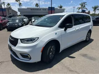 2024 Chrysler Pacifica Hybrid Select