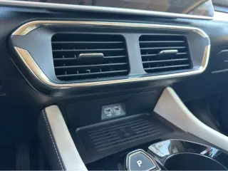 2023 VinFast VF 8 Plus