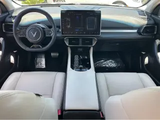 2023 VinFast VF 8 Plus
