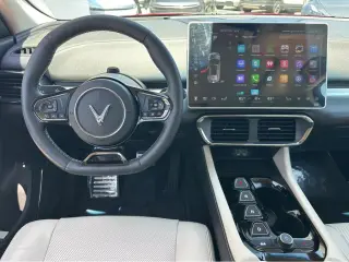 2023 VinFast VF 8 Plus