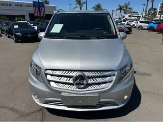 2016 Mercedes-Benz Metris Passenger Van
