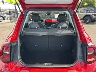 2024 FIAT 500e INSPI(RED)