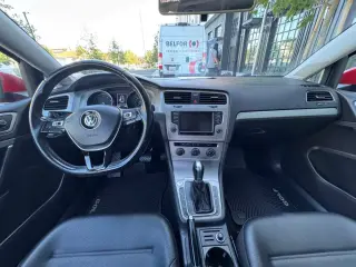 2017 Volkswagen Golf Wolfsburg Edition