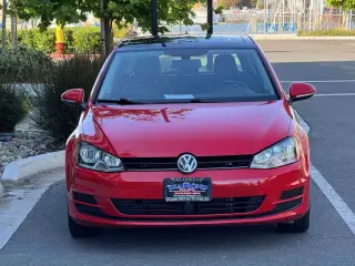 2017 Volkswagen Golf Wolfsburg Edition