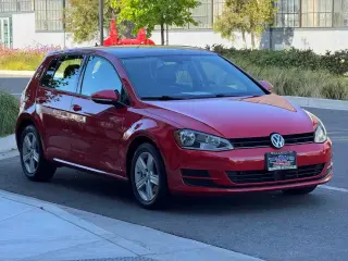 2017 Volkswagen Golf Wolfsburg Edition