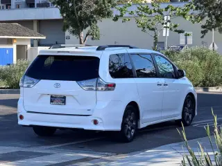 2016 Toyota Sienna