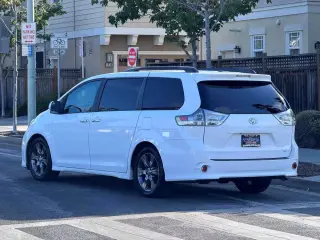 2016 Toyota Sienna