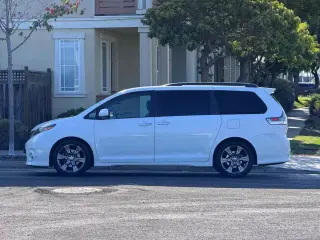2016 Toyota Sienna