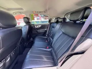 2017 INFINITI QX70