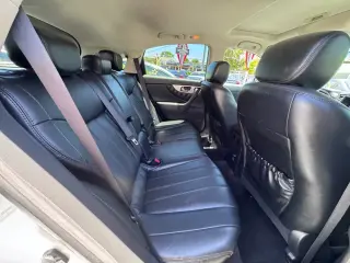 2017 INFINITI QX70