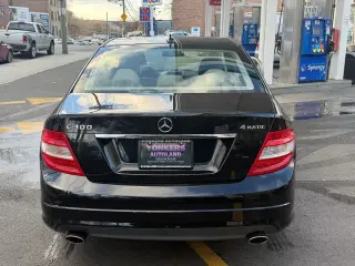 2011 Mercedes-Benz C 300 4MATIC Sport Sedan
