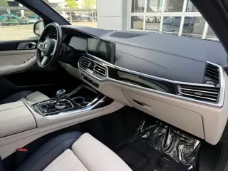 2021 BMW X7 M50i