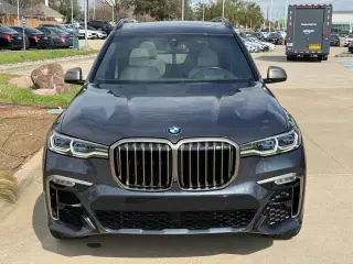 2021 BMW X7 M50i