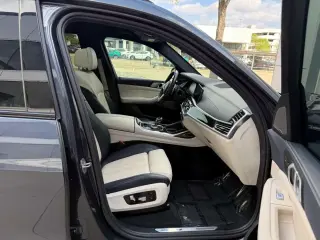 2021 BMW X7 M50i