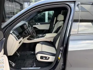 2021 BMW X7 M50i