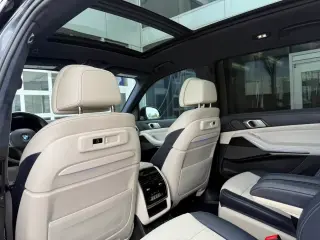 2021 BMW X7 M50i