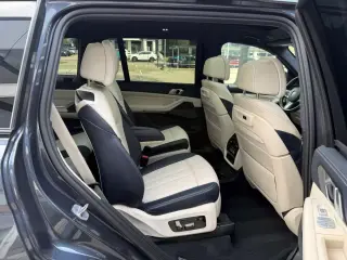 2021 BMW X7 M50i