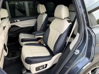 2021 BMW X7 M50i