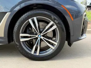 2021 BMW X7 M50i