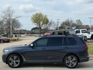 2021 BMW X7 M50i
