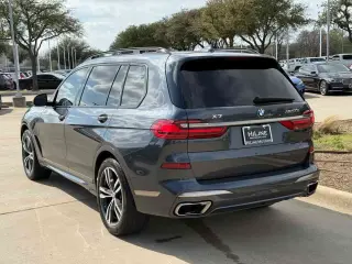 2021 BMW X7 M50i