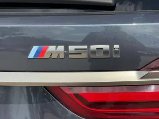 2021 BMW X7 M50i
