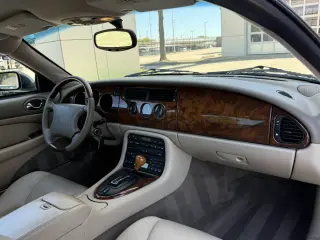 1998 Jaguar XK8