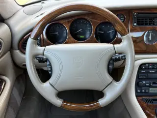 1998 Jaguar XK8