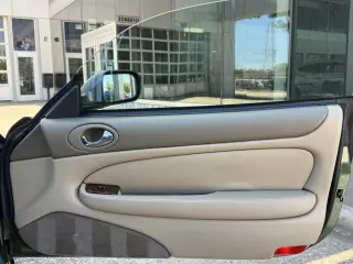 1998 Jaguar XK8
