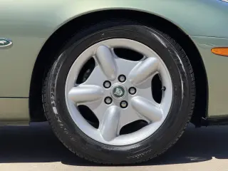 1998 Jaguar XK8