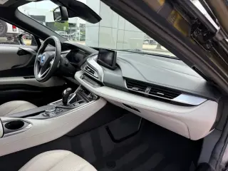 2015 BMW i8