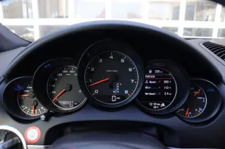 2018 Porsche Cayenne Platinum Edition