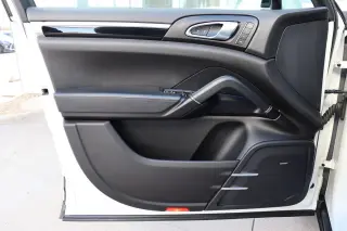 2018 Porsche Cayenne Platinum Edition