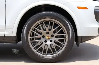 2018 Porsche Cayenne Platinum Edition