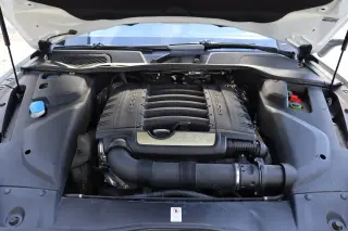 2018 Porsche Cayenne Platinum Edition