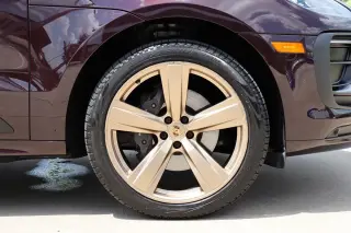 2023 Porsche Macan T