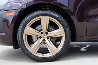 2023 Porsche Macan T