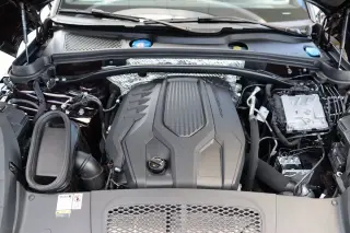 2023 Porsche Macan T