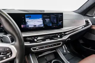 2023 BMW X7 M60i