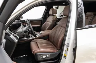 2023 BMW X7 M60i