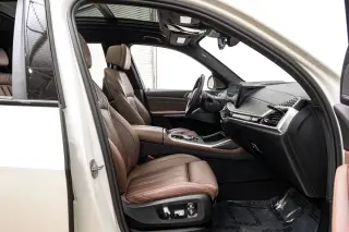 2023 BMW X7 M60i