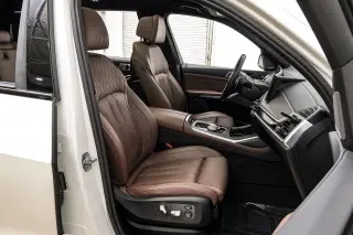 2023 BMW X7 M60i