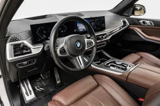 2023 BMW X7 M60i