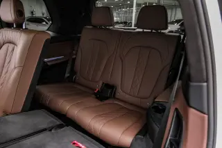 2023 BMW X7 M60i
