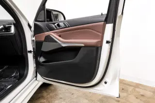 2023 BMW X7 M60i