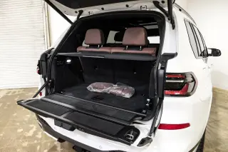 2023 BMW X7 M60i