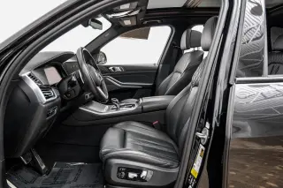 2021 BMW X5 M50i